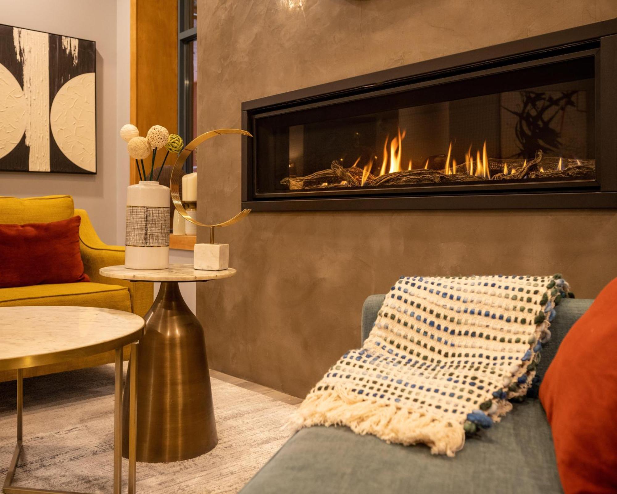 Alpenglow Lodge Family Studio With Murphy Bed By Mva Whistler Exterior foto
